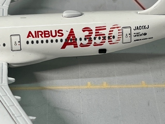 1/400 空港情景シリーズ8 A350&B787 カーゴドアセット