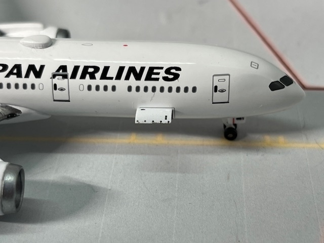 1/400 空港情景シリーズ8 A350&B787 カーゴドアセット