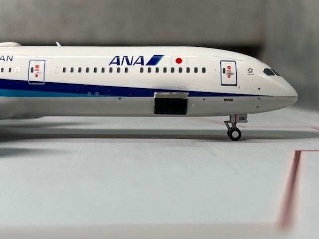 1/400 空港情景シリーズ8 A350&B787 カーゴドアセット