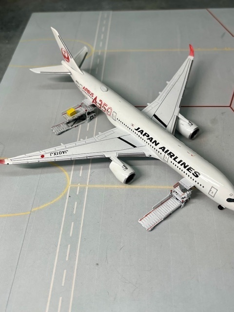 1/400 空港情景シリーズ8 A350&B787 カーゴドアセット