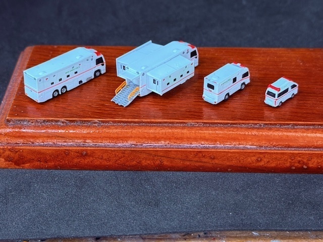 1/400 GSEシリーズ No.33 救命救急車両セット(塗装済み完成品)