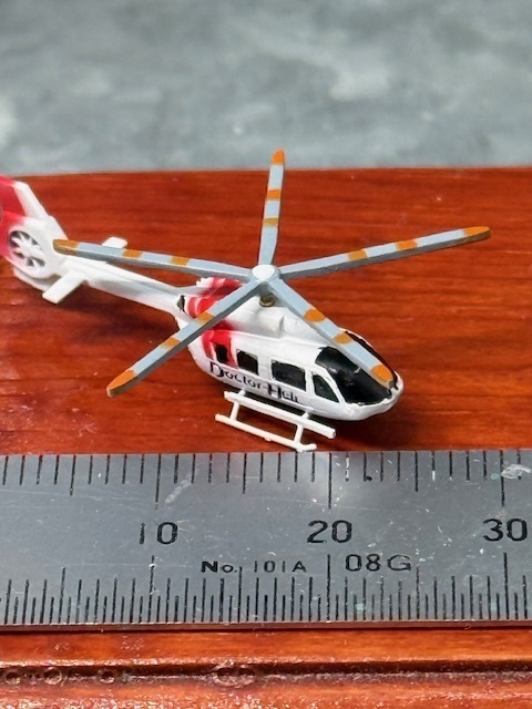 1/400 航空機シリーズNo.2A BK117D3 ドクターヘリ仕様