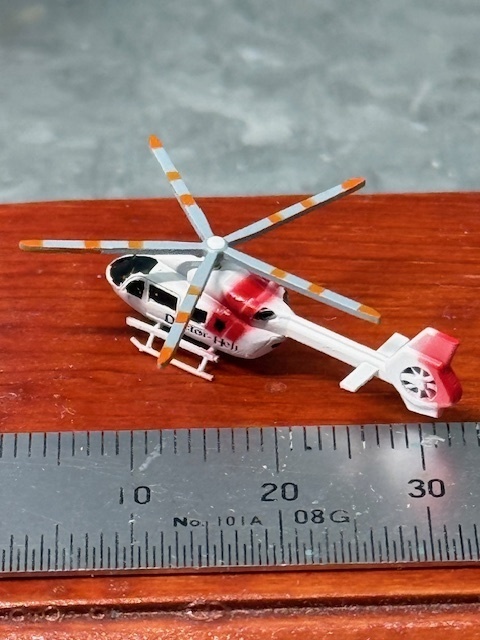 1/400 航空機シリーズNo.2A BK117D3 ドクターヘリ仕様