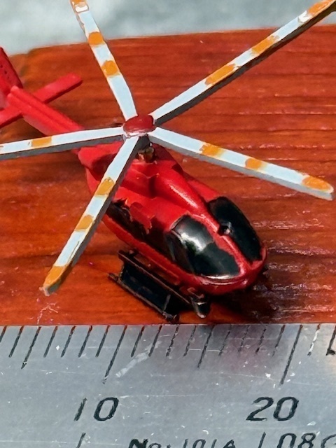 1/400 航空機シリーズNo.2B BK117 D3  消防ヘリ仕様