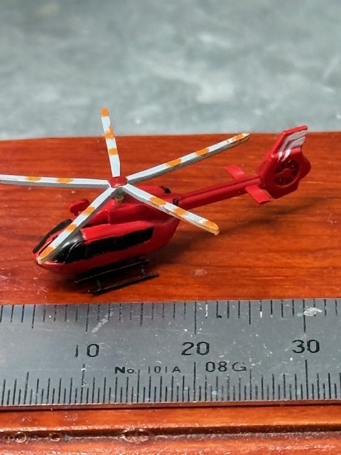 1/400 航空機シリーズNo.2B BK117 D3  消防ヘリ仕様