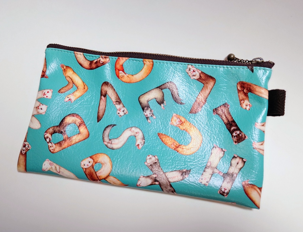 ポーチ「フェレットABC」