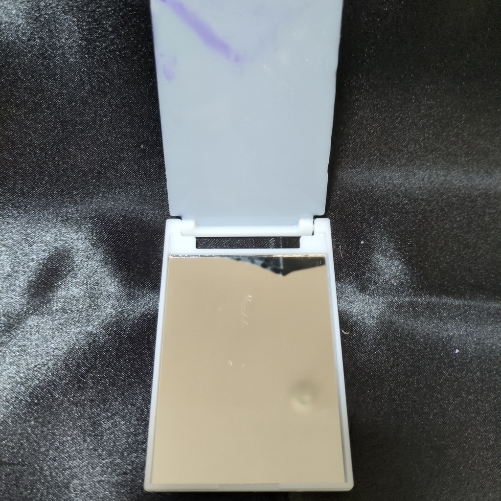 手鏡に映る夜桜