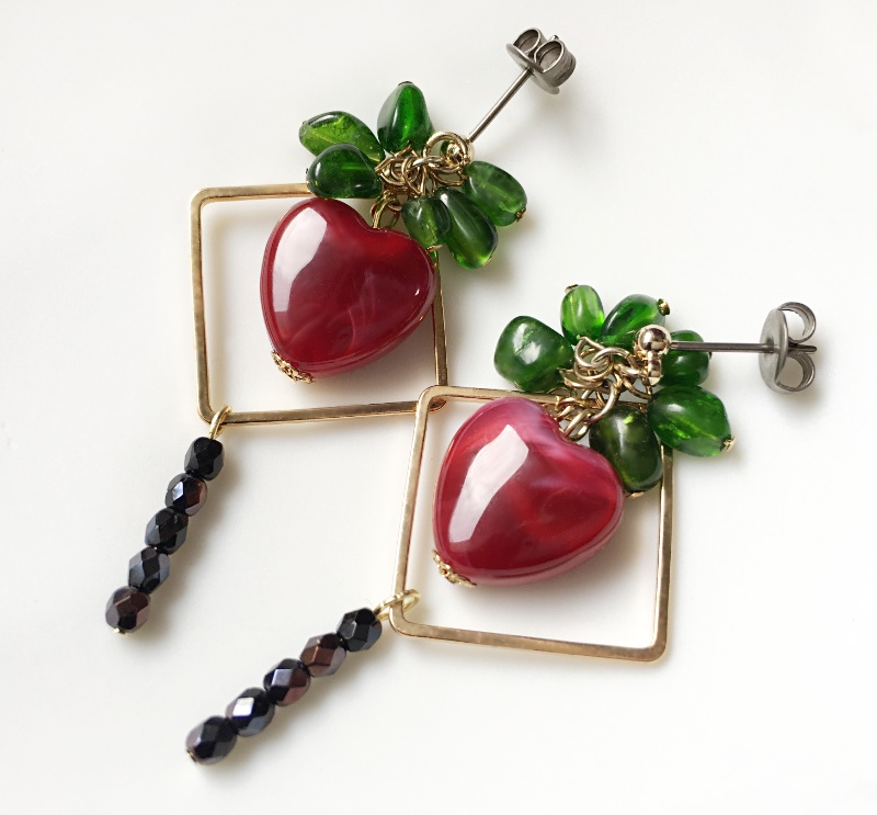 苺ピアス / イヤリング A