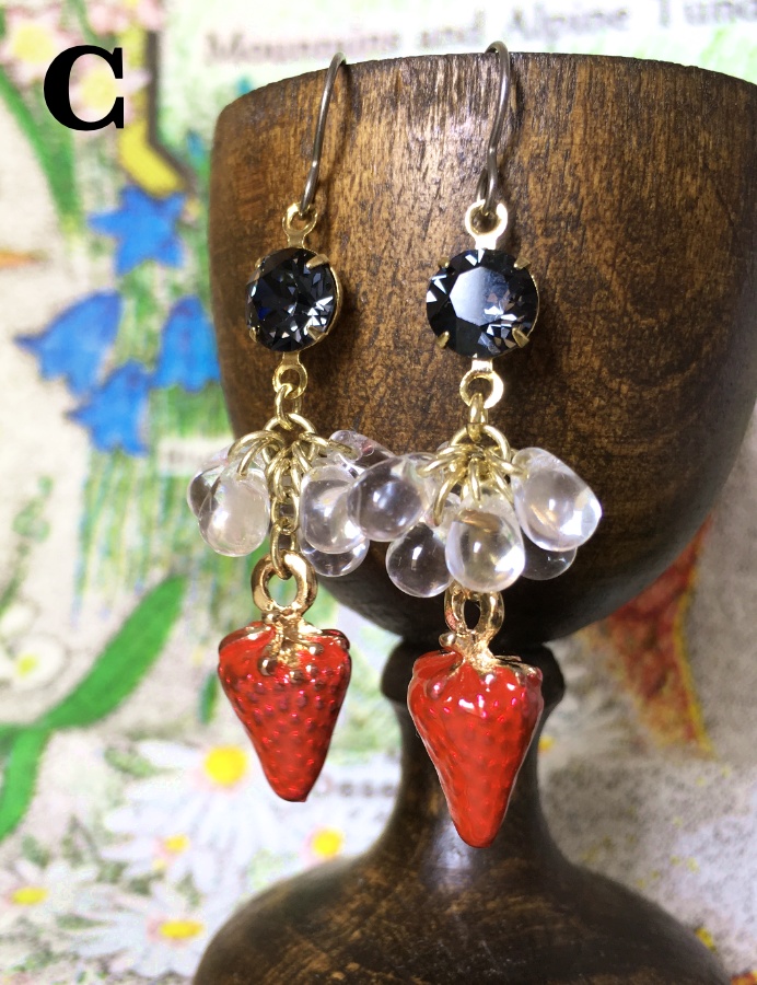 苺ピアス / イヤリング B,C