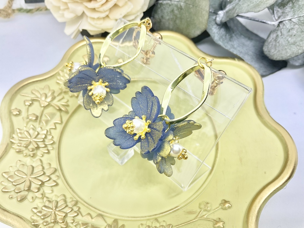 (金箔風スプレーで華やか)大振り花の耳飾り