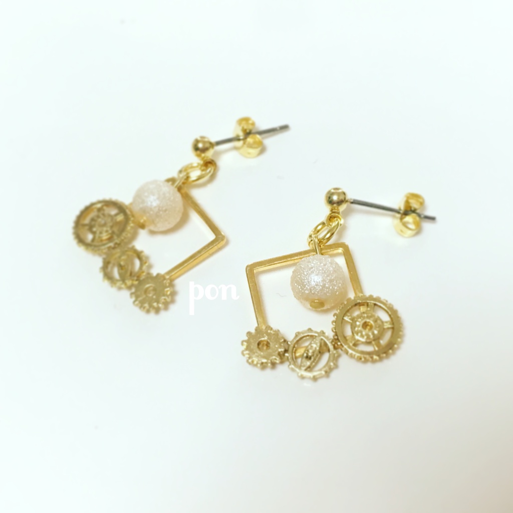 歯車とシュガーパールのピアス