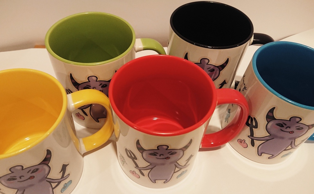 内側カラーのてけもんマグカップ