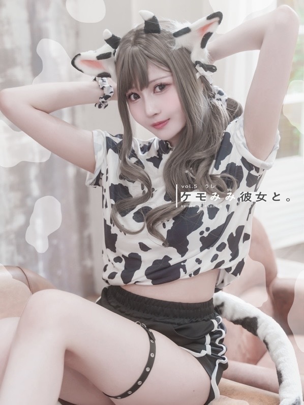 NEW‼️新刊‼️【シリーズ写真集】ケモみみ彼女と。vol5うし 写真集