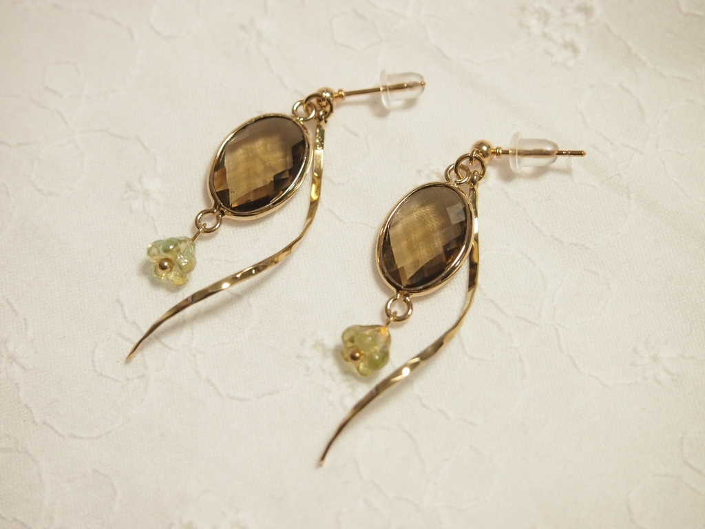 ひめさね「つむじ風」ピアス