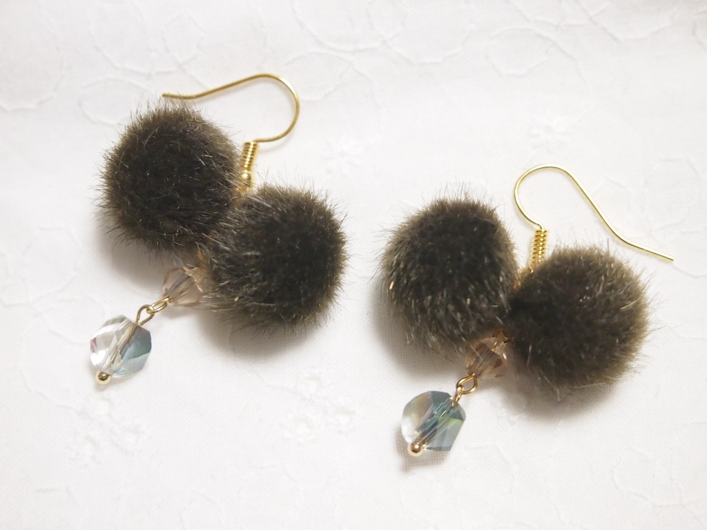 「ふわふわ（濃）」ピアス