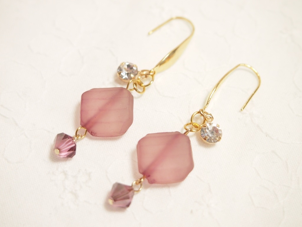 色香　ピアス