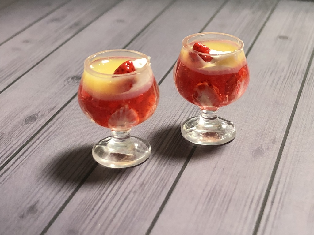 いちごのスイーツカクテル