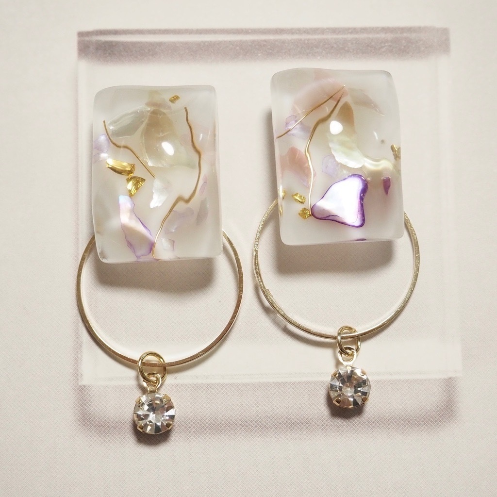 仄めく瞳　ピアス(金具変更可能)