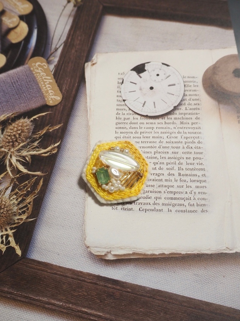 きらきらし　ブローチ