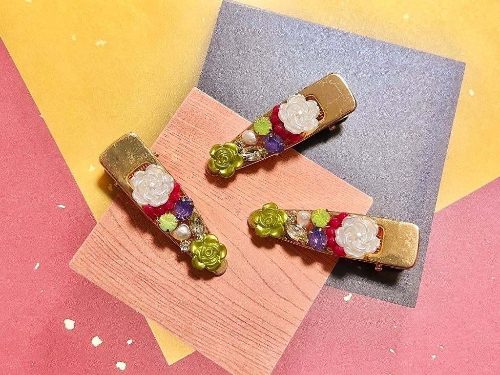 彌初花(いやはつはな)・岩　ヘアクリップ