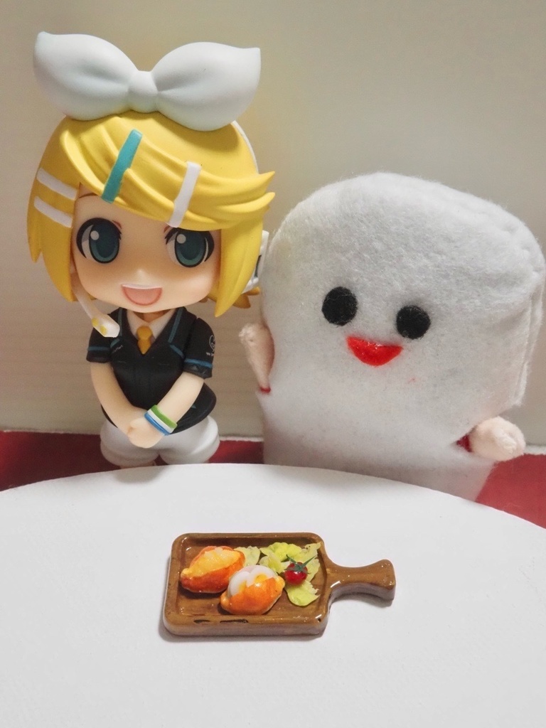 ロールパンランチとシナモンロール