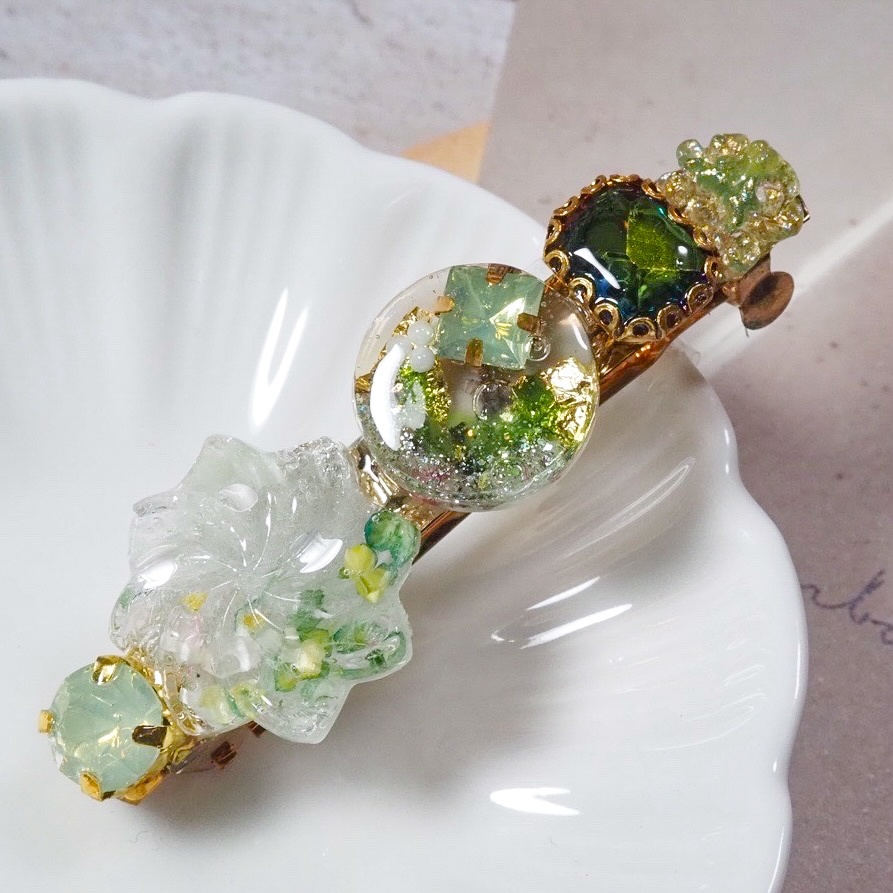 新緑の朝露 バレッタ・ヘアクリップ