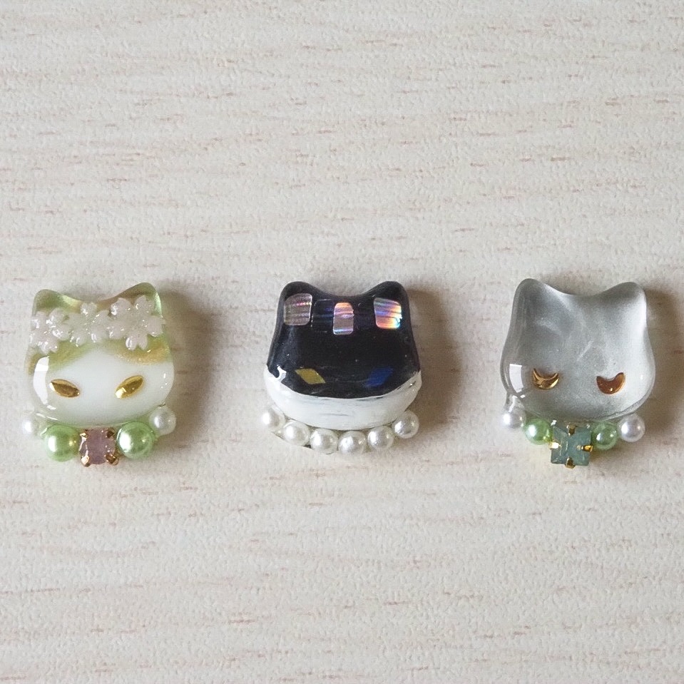 夢猫 C班 ピアス&イヤリング&ピンバッジ