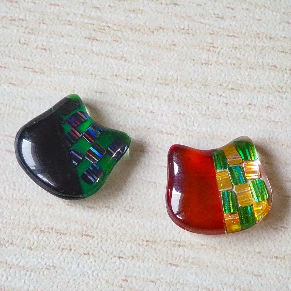 夢猫 C班 ピアス&イヤリング&ピンバッジ