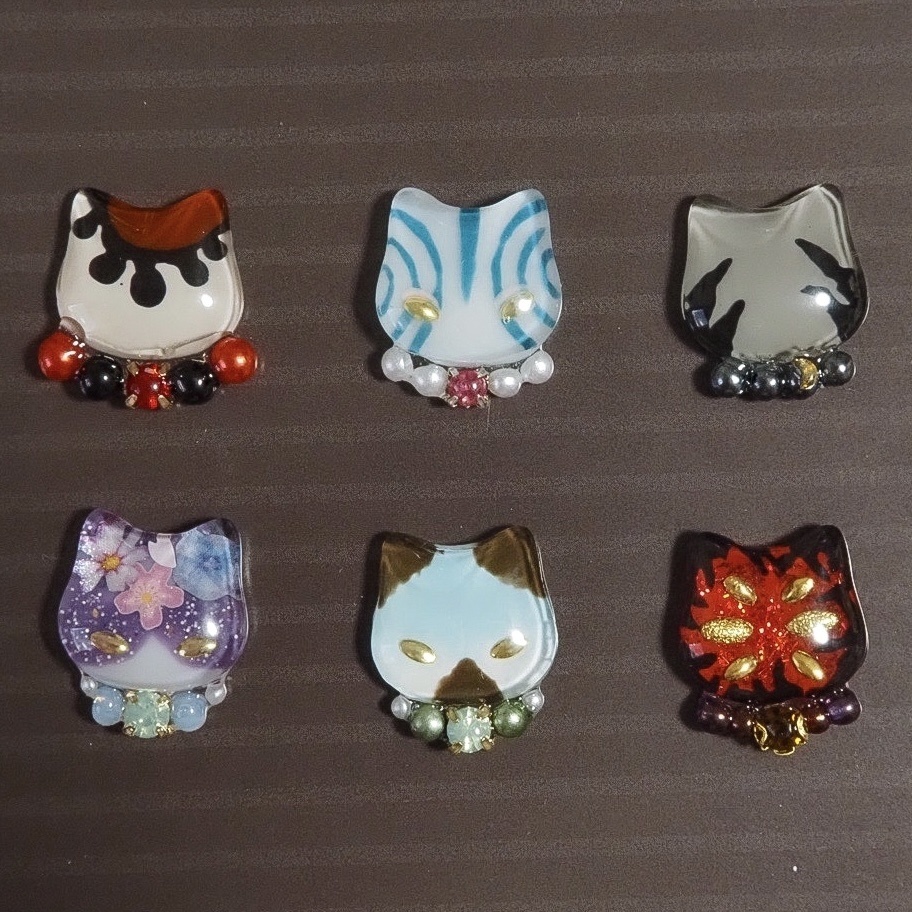 夢猫　D班　　ピアス＆イヤリング＆ピンバッジ