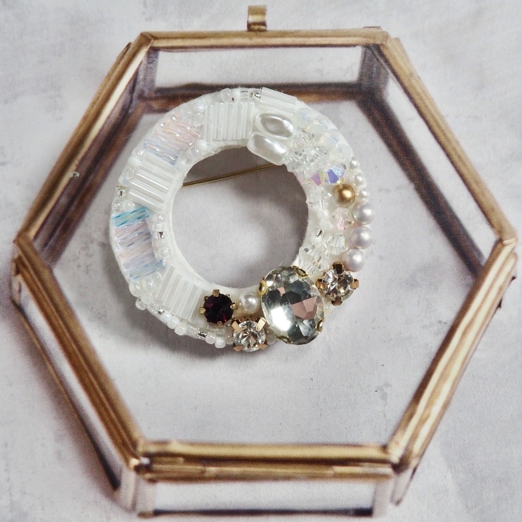 玻璃の王 ブローチ