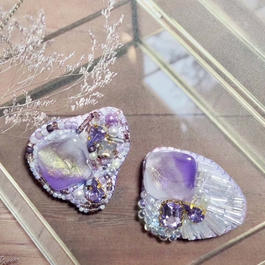 氷と蝶　ブローチ