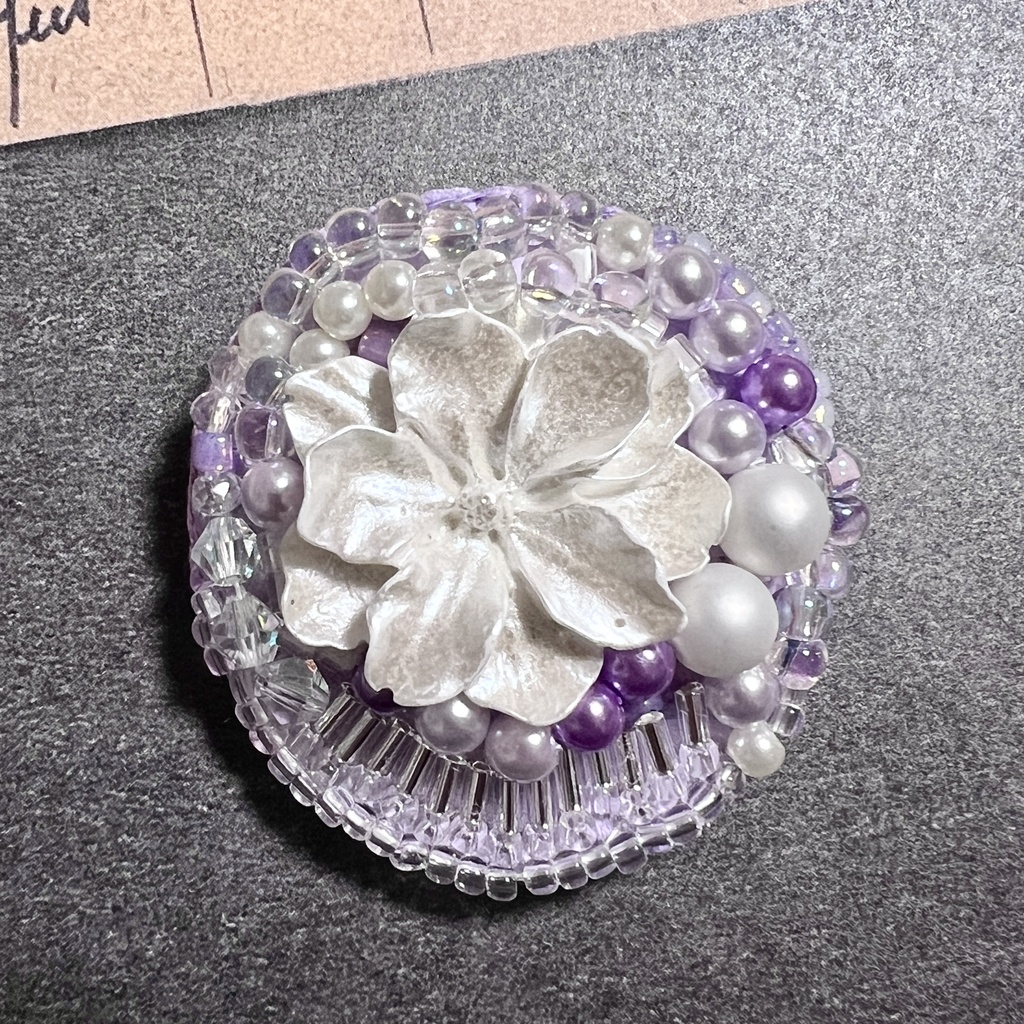 花の姉妹 ブローチ