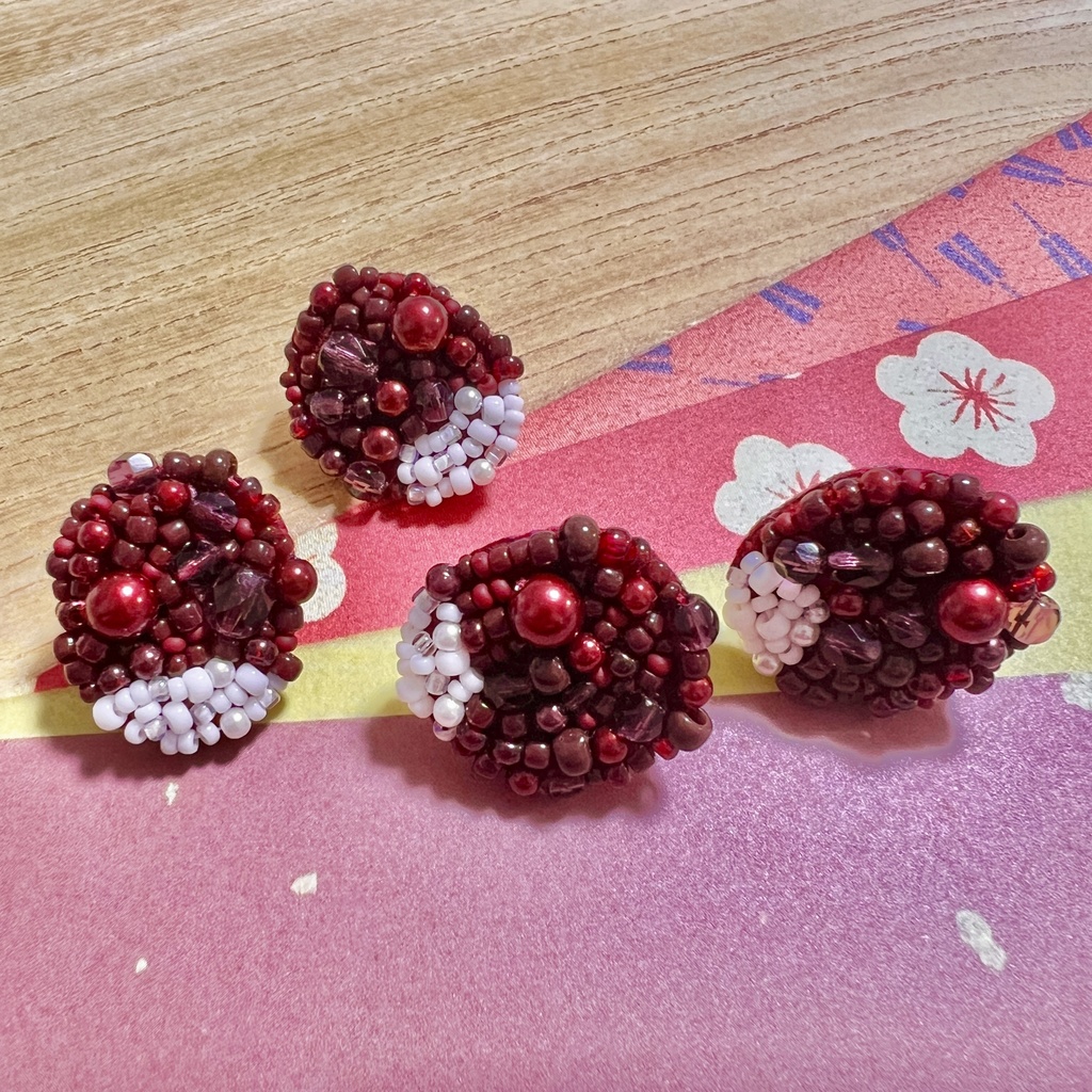 中くらいのおはぎ　ピアス＆イヤリング　