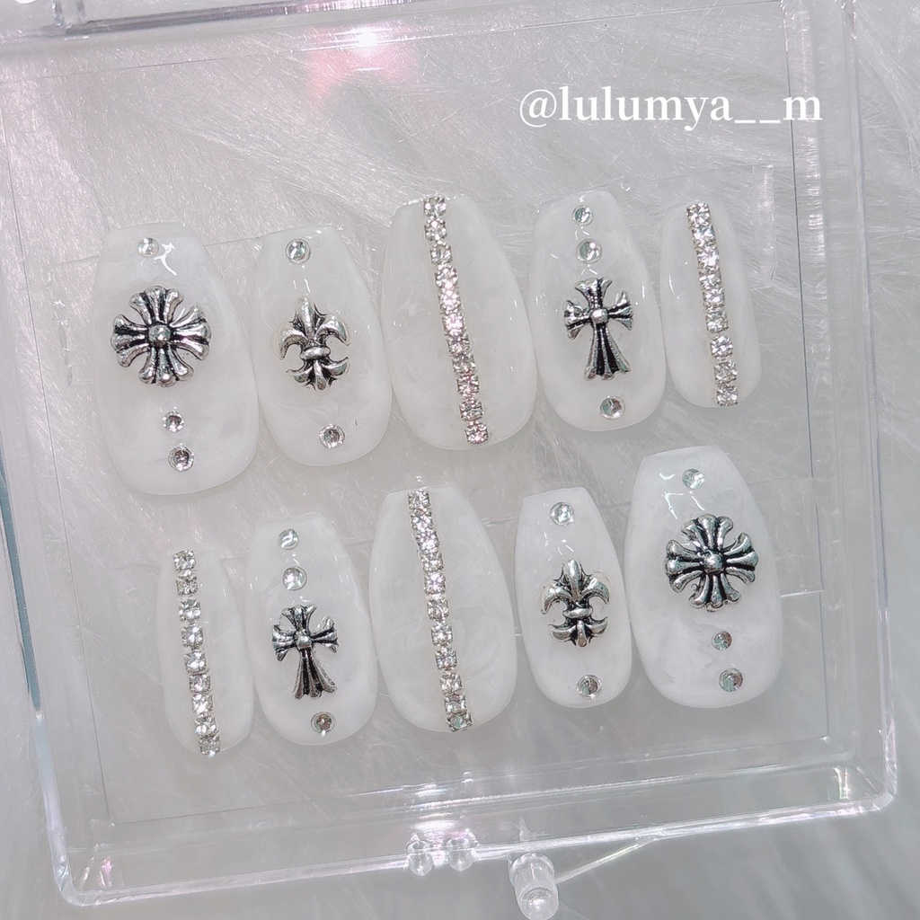 白マーブル×クロムネイル⛓🩶(パーツ10個以下)