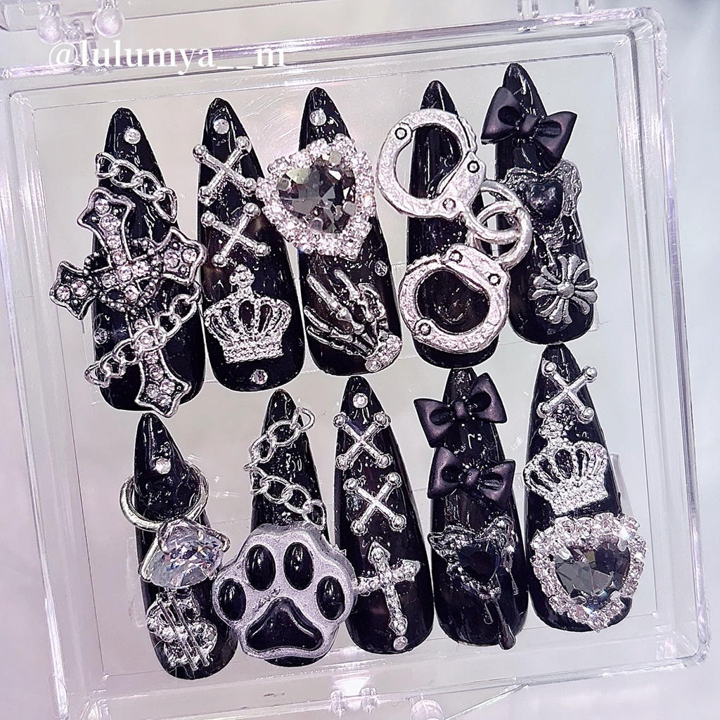 黒×シルバーごてごてネイルチップ🖤⛓️(パーツ20個以上)