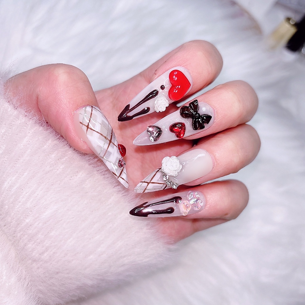 チョコ✖️バレンタインネイル🍫❤️🤍(パーツ10個以下)
