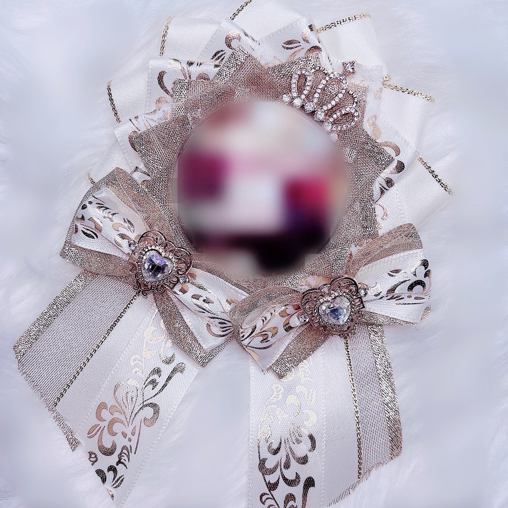 𝐖𝐡𝐢𝐭𝐞 × 𝐆𝐨𝐥𝐝 痛𝐑𝐨𝐬𝐞𝐭𝐭𝐞 👑🤍(57mm缶バッジ)