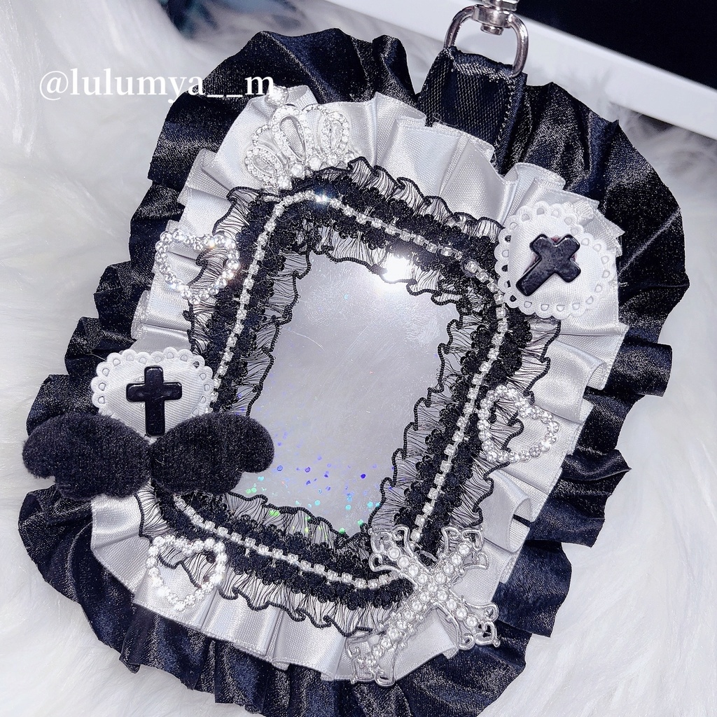 𝐁𝐥𝐚𝐜𝐤 × 𝐒𝐢𝐥𝐯𝐞𝐫 ゴテゴテver🖤🩶 (B8トレカケース/十字架×王冠×ミニ黒羽)