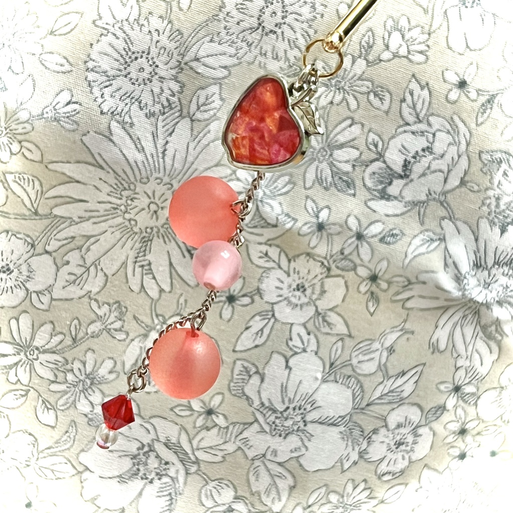 かんざし・布レジンチャーム【りんごちゃん】