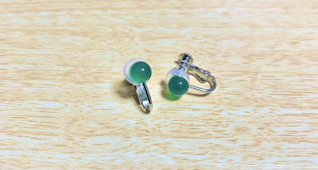 盾の宝珠イヤリング