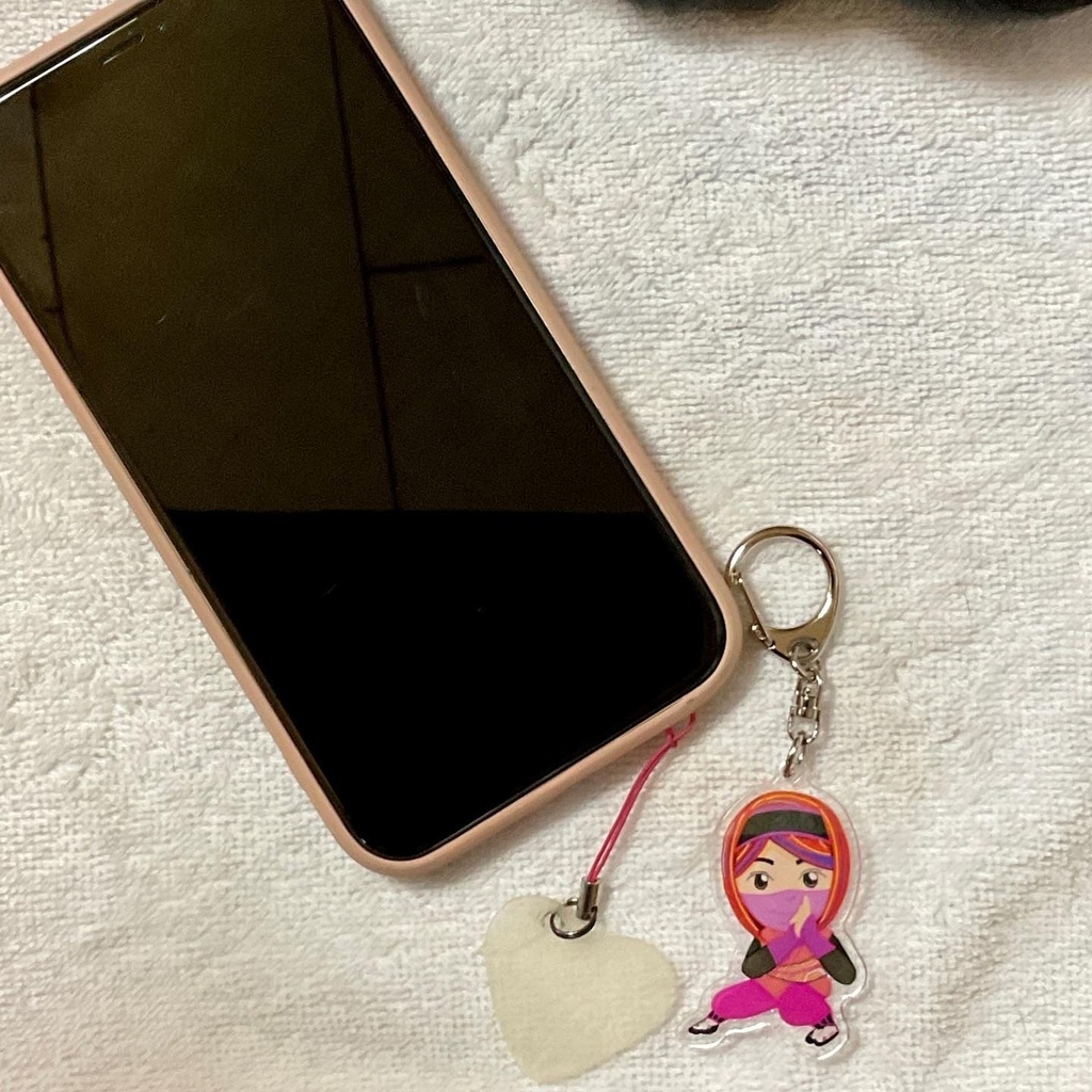 カラフル🥷 ともちピンクアクリルキーホルダー