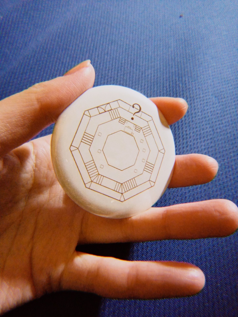 某図書館見取り図缶ミラー