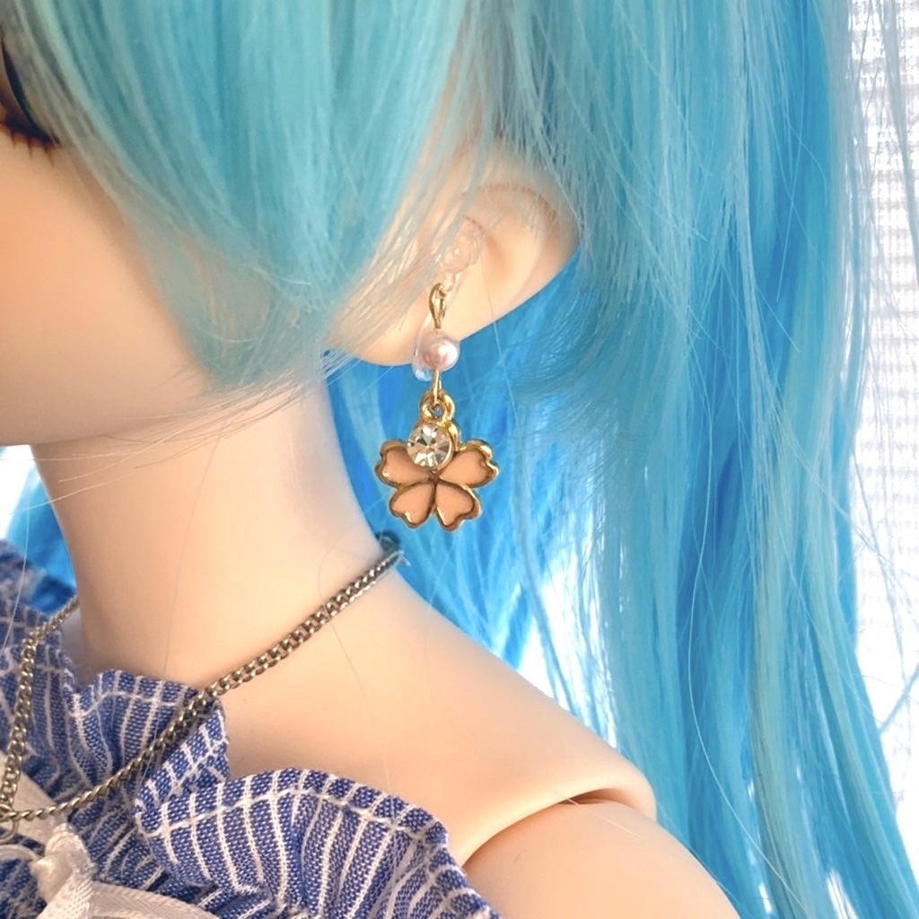 小桜ピアス