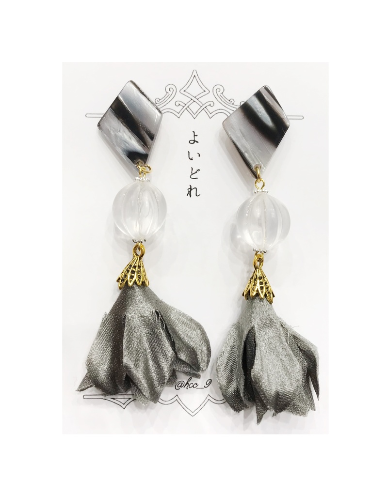 ◆SALE◆氷月の耳飾り(タッセル)