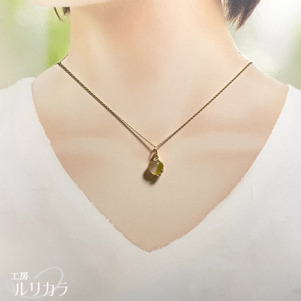 ガラス 薄桃~黄色グラデ フカネ巻き®︎ワイヤーラップペンダントトップ