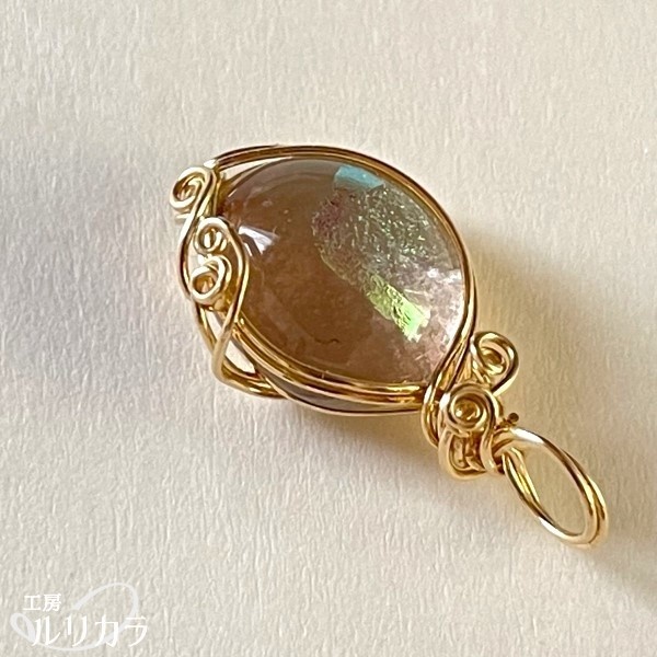 ガラス ベールピンク×薄緑 フカネ巻き®︎ワイヤーラップペンダントトップ