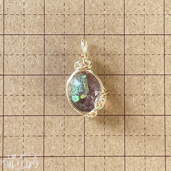 ガラス ベールピンク×薄緑 フカネ巻き®︎ワイヤーラップペンダントトップ