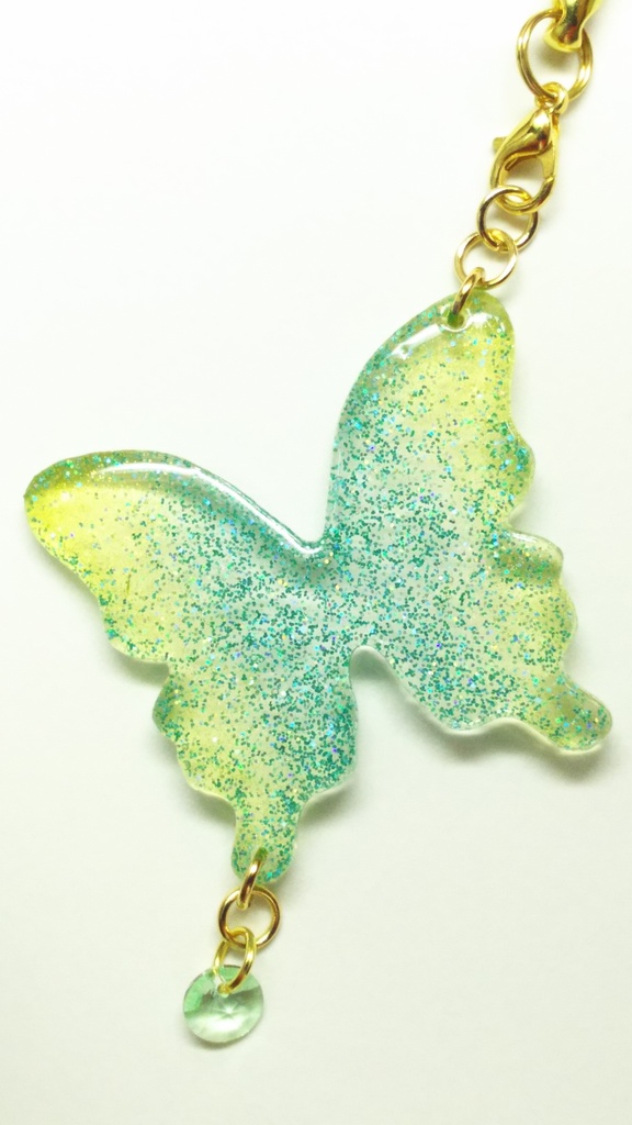 蝶のストラップ