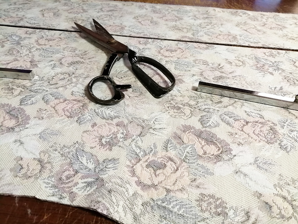 【1点もの・デザイン画付き】絹(シルク入り)ゴブラン織りベルト付きシャツ型コートワンピース(KOJI TOYODA)