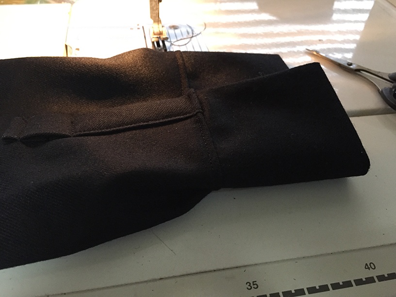 【1点もの・デザイン画付き】アシメトリー左右2種素材ブラウス(KOJI TOYODA)